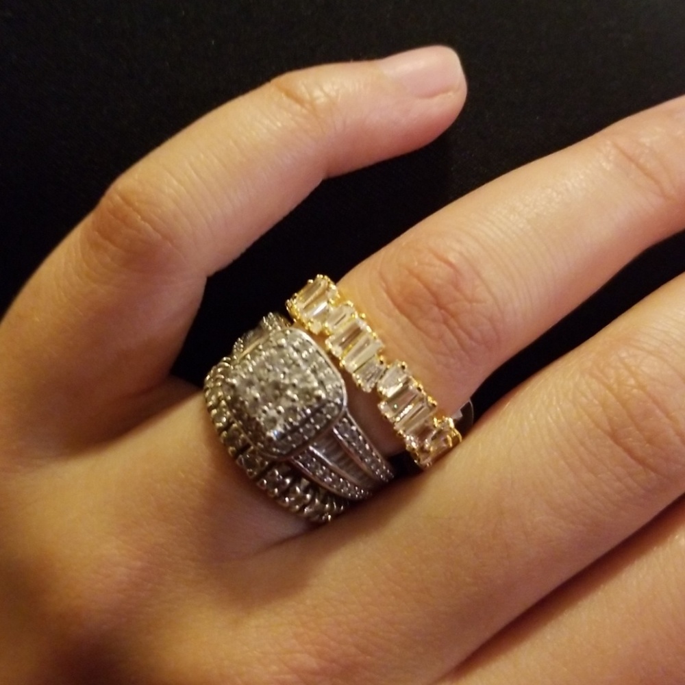 bundle of 2Baguette ring band love ring - Picture 3 of 3